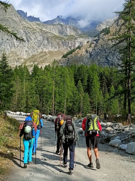 hiking val veny